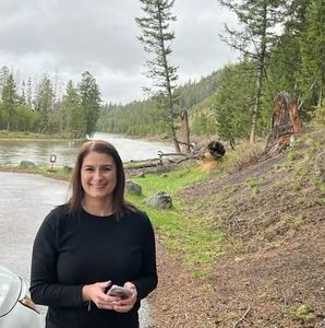 Meet your Posher, Deena